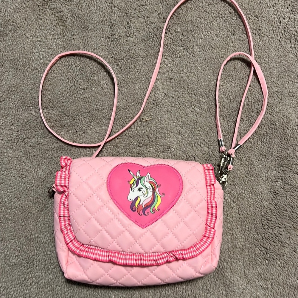Girls play purse